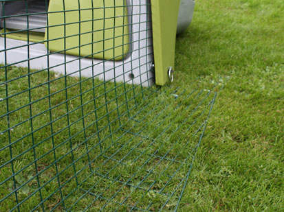 Image of the Eglu Classic Run's anti-tunnelling plate