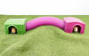 Meerschweinchen in grünen und lila Zippi unterständen, verbunden mit Zippi spieltunnel