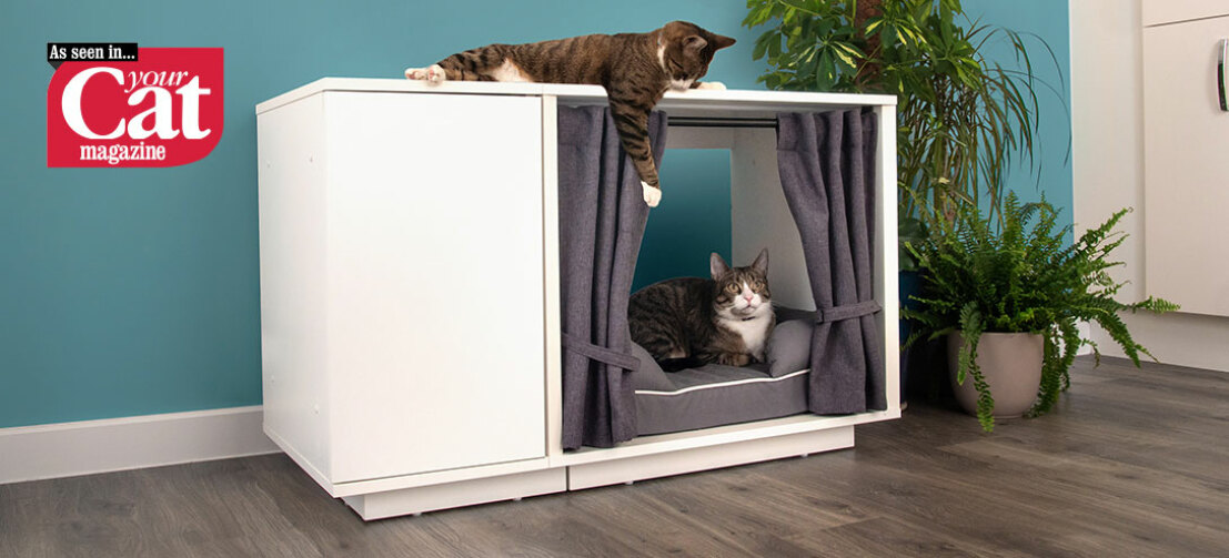Das Katzenhaus Maya Nook ist in zwei Größen erhältlich und kann wahlweise mit Vorhängen ausgestattet werden, um einen geschlossenen Ruhebereich zu schaffen.
