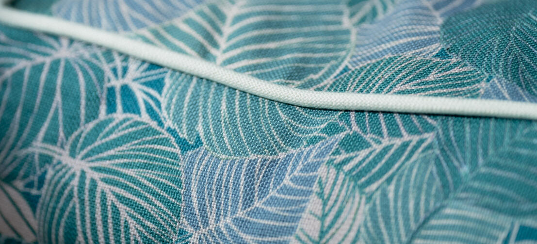 Stoffmuster des Designer-Hundekissens von Omlet im Detail