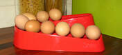 Eine rote Eierrampe in der Küche