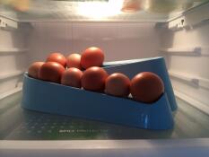 Eierrampe im kühlschrank