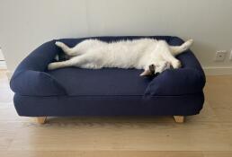 So ein schönes und gemütliches bett, das unser kater liebt. kann dieses bett nur empfehlen