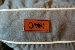 Omlet tag in das Fido Studio hundebett eingenäht