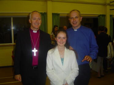 DD3 mit Bischof von Croydon und unserem Pfarrer