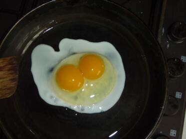 Zwei eier in einem, kein wunder, dass es groß war!