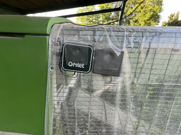 Cool, um ferngesteuert abzuschließen, wenn ich ein huhn habe, das brüten will und ich sie daran hindern will ....