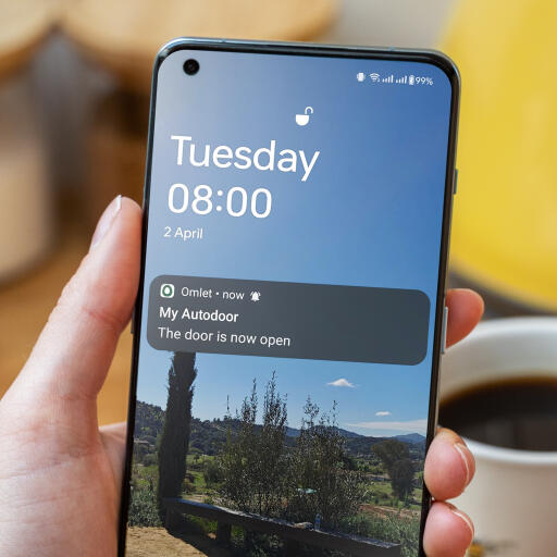 Nahaufnahme der benachrichtigung über die intelligente automatische tür des hühnerstalls