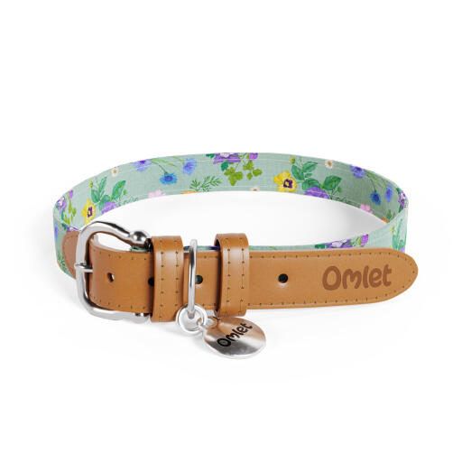 Großes hundehalsband mit grünem und buntem gardenien-salbei-blumenmuster von Omlet.