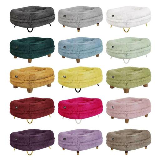 Auswahl an 15 Farben und Designer-Füßen für das Maya Donut Katzenbett