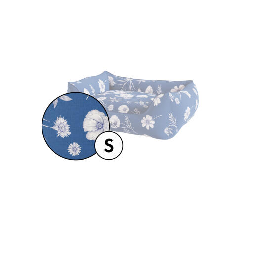 Nestchen hundebettbezug in blau floral gardenia porcelain print by Omlet.