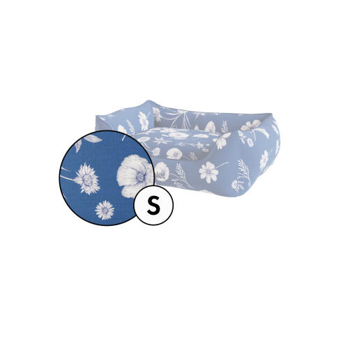 Nestchen hundebettbezug in blau floral gardenia porcelain print by Omlet.