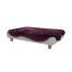 Topology memory foam dog be mit lila schafsfellauflage und runden holzfüßen Topology memory foam dog be mit lila schafsfellauflage und runden holzfüßen