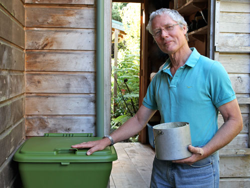 Den Kompost geschlossen zu halten, sichert Ihre Würmer!