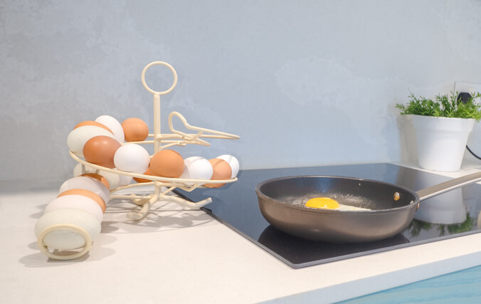 cream egg skelter in a modern kitchen